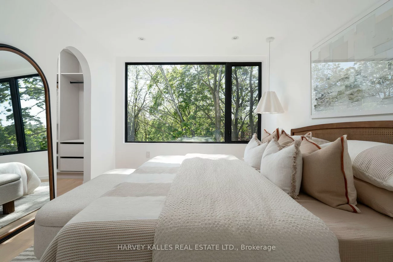 534, Duplex, Yonge-Eglinton, Toronto