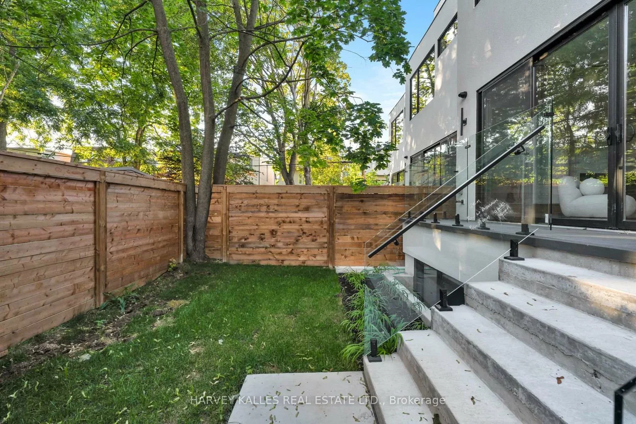 534, Duplex, Yonge-Eglinton, Toronto