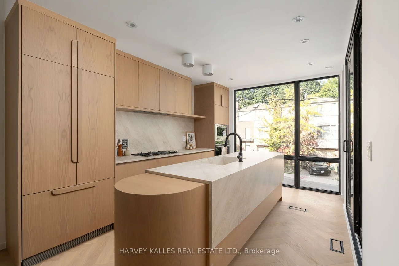 534, Duplex, Yonge-Eglinton, Toronto