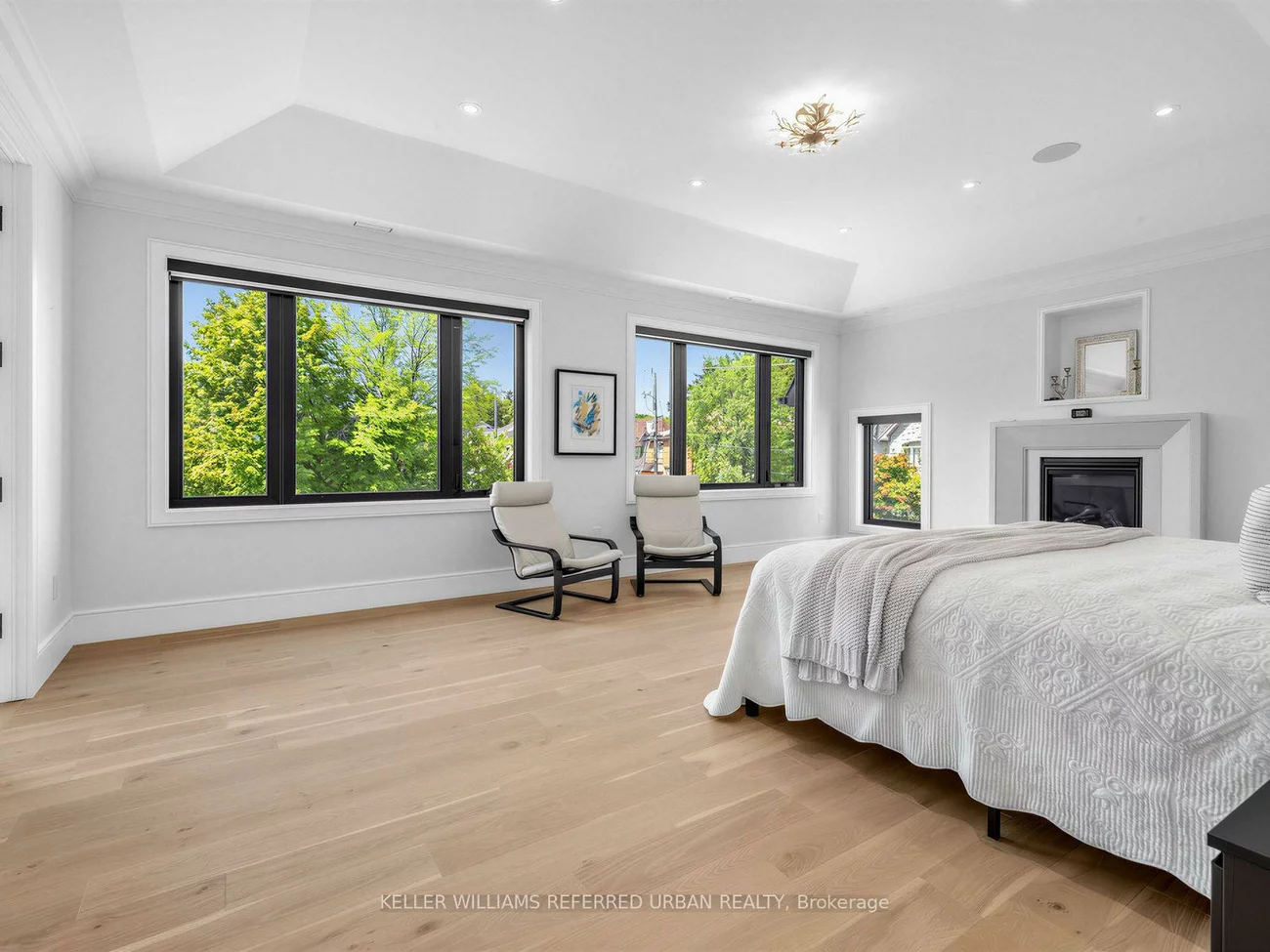 35, Lloydminster, Newtonbrook East, Toronto