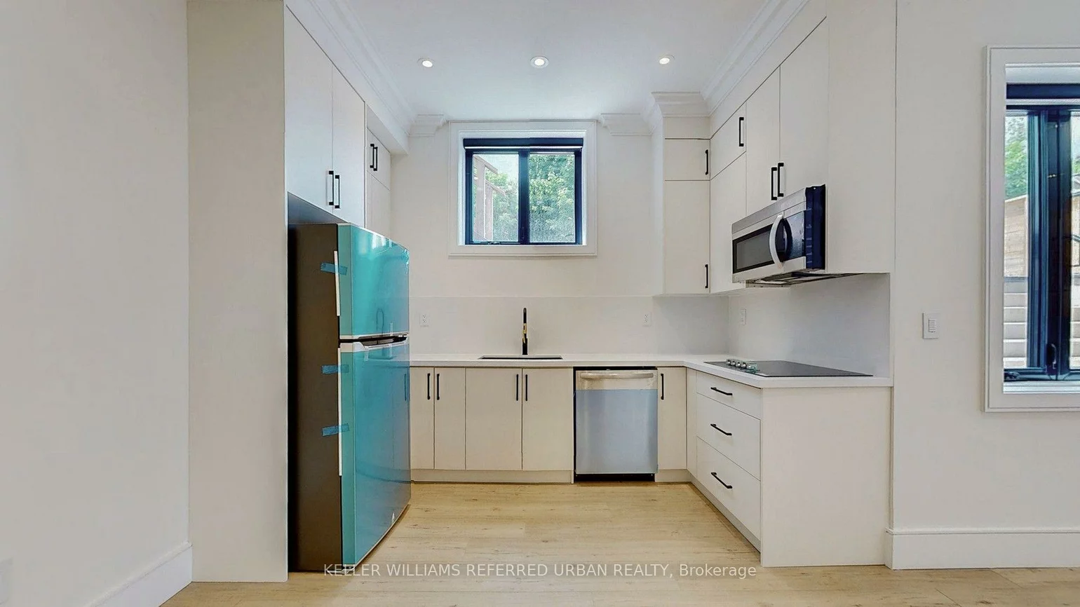 35, Lloydminster, Newtonbrook East, Toronto