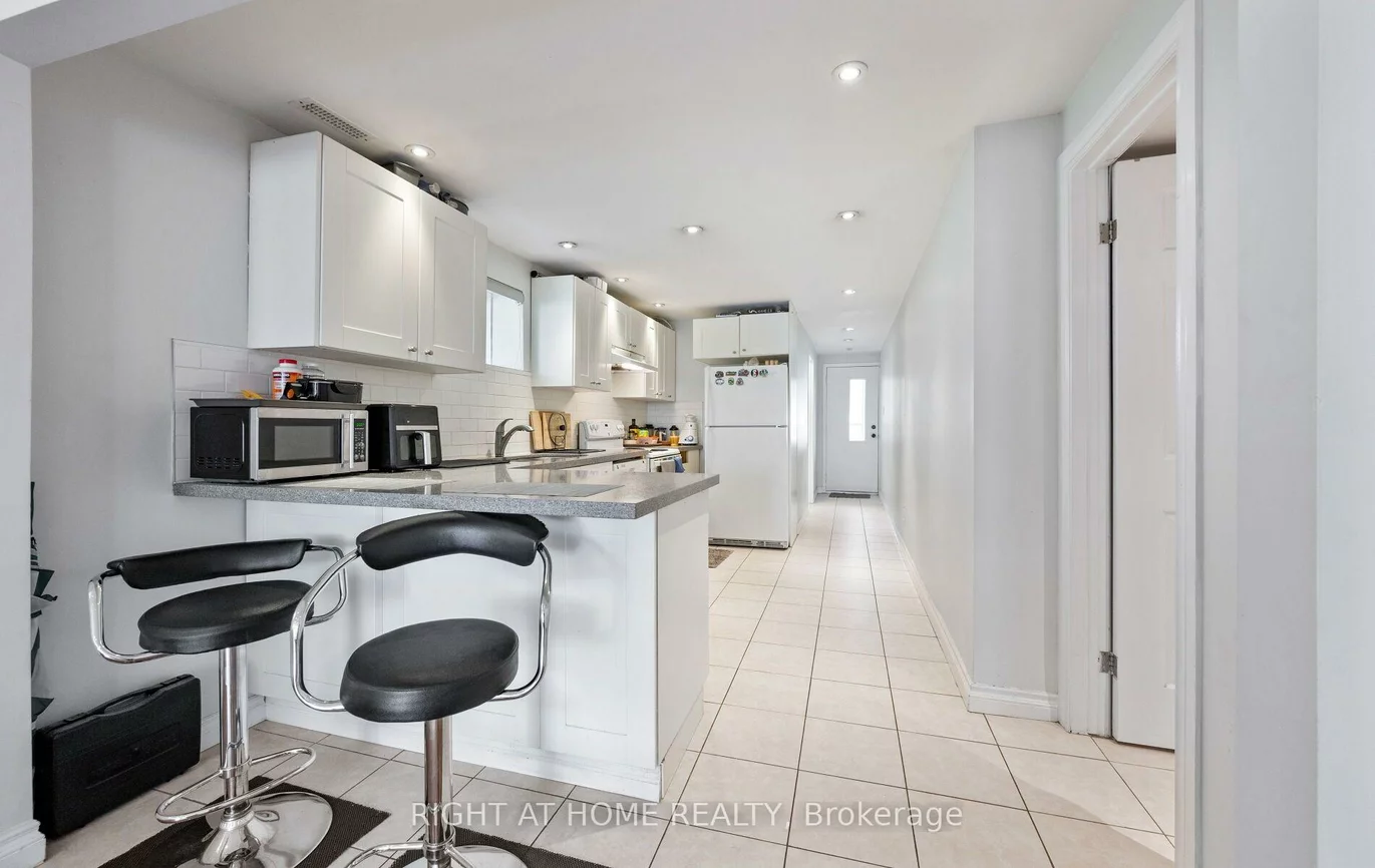 203, Robert Hicks, Westminster-Branson, Toronto
