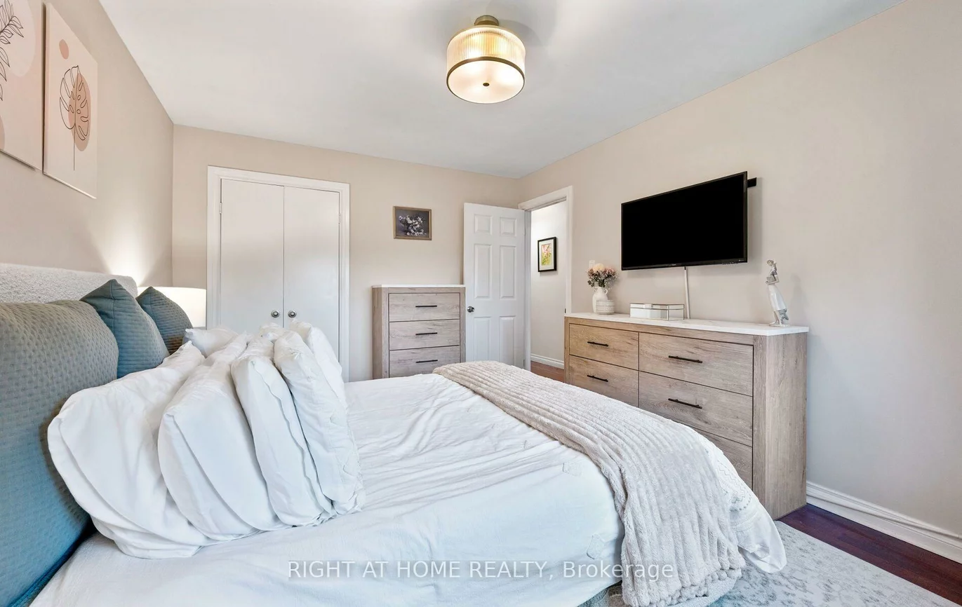 203, Robert Hicks, Westminster-Branson, Toronto