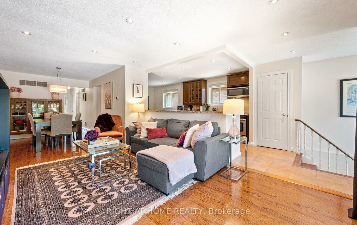 203, Robert Hicks, Westminster-Branson, Toronto