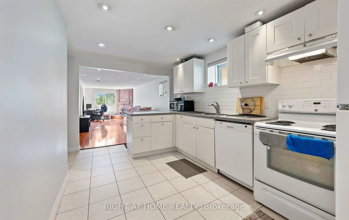 203, Robert Hicks, Westminster-Branson, Toronto