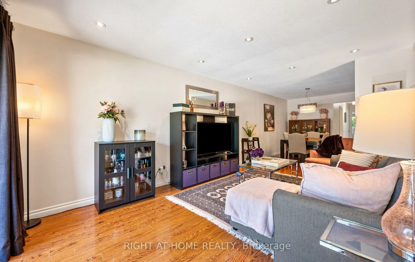 203, Robert Hicks, Westminster-Branson, Toronto
