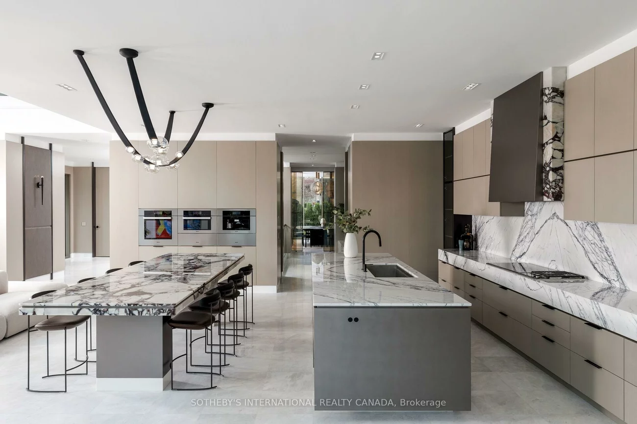 211, Dunvegan, Forest Hill South, Toronto