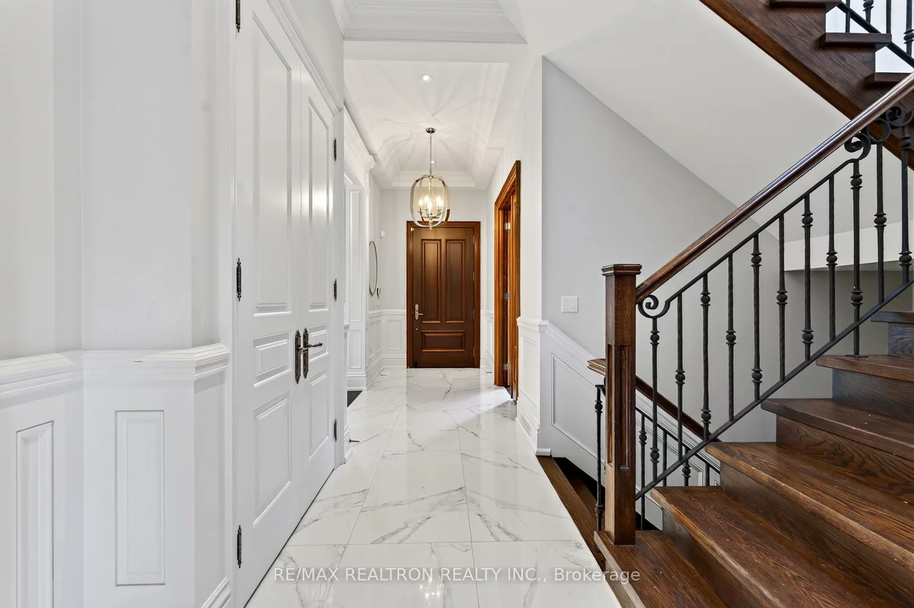 5, Lloydminster, Newtonbrook East, Toronto