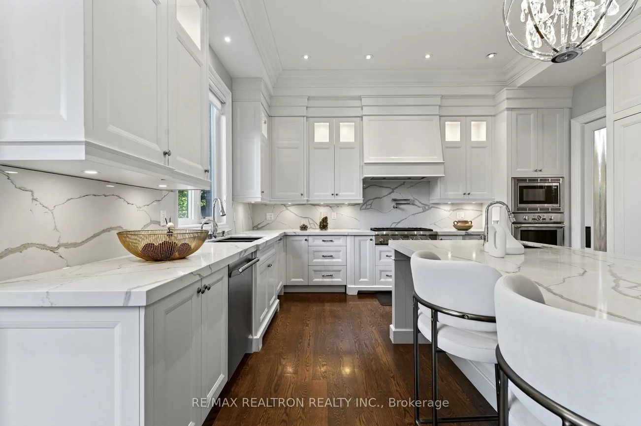 5, Lloydminster, Newtonbrook East, Toronto