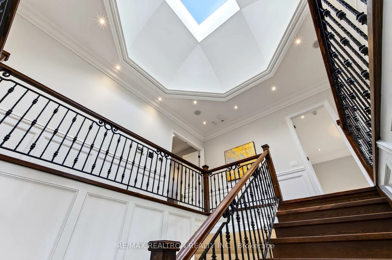 5, Lloydminster, Newtonbrook East, Toronto