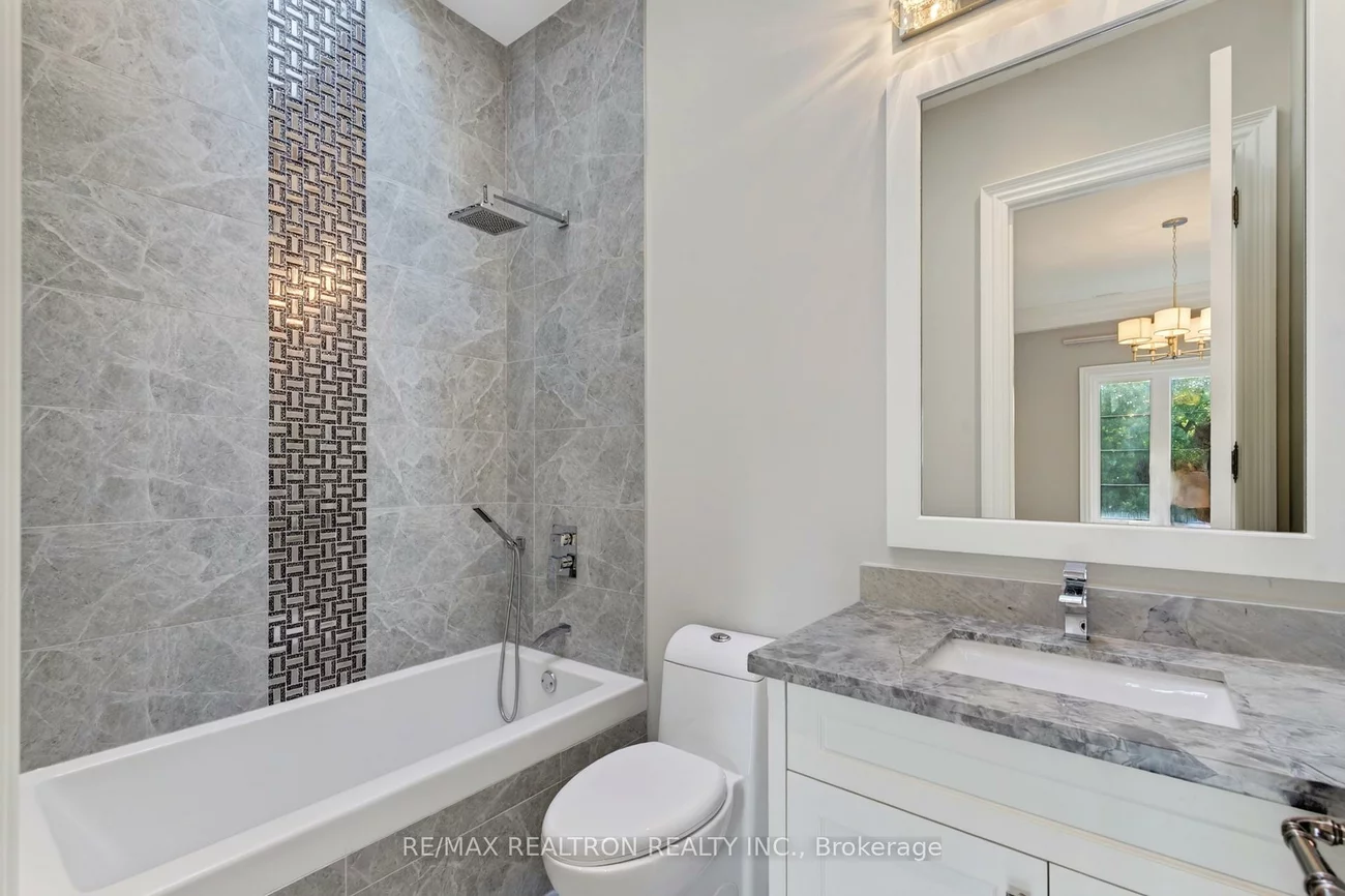 5, Lloydminster, Newtonbrook East, Toronto