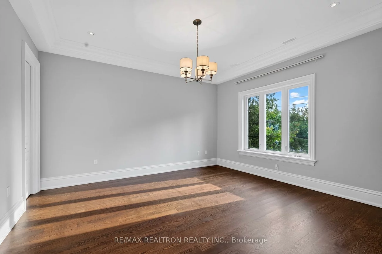 5, Lloydminster, Newtonbrook East, Toronto
