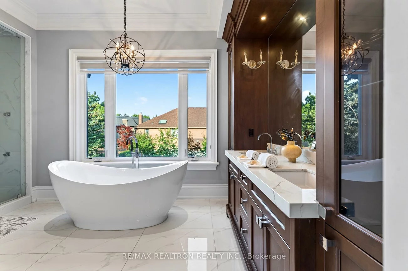 5, Lloydminster, Newtonbrook East, Toronto