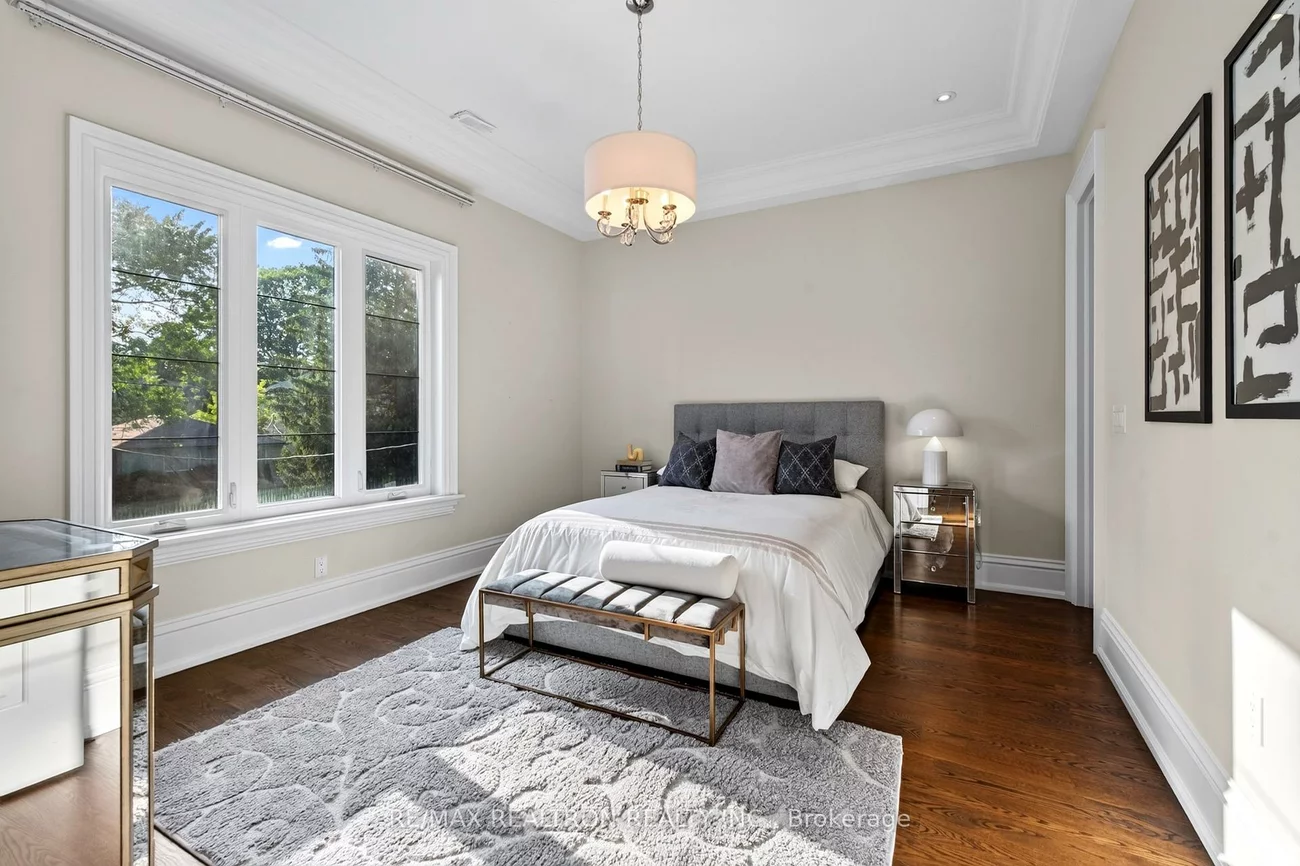 5, Lloydminster, Newtonbrook East, Toronto