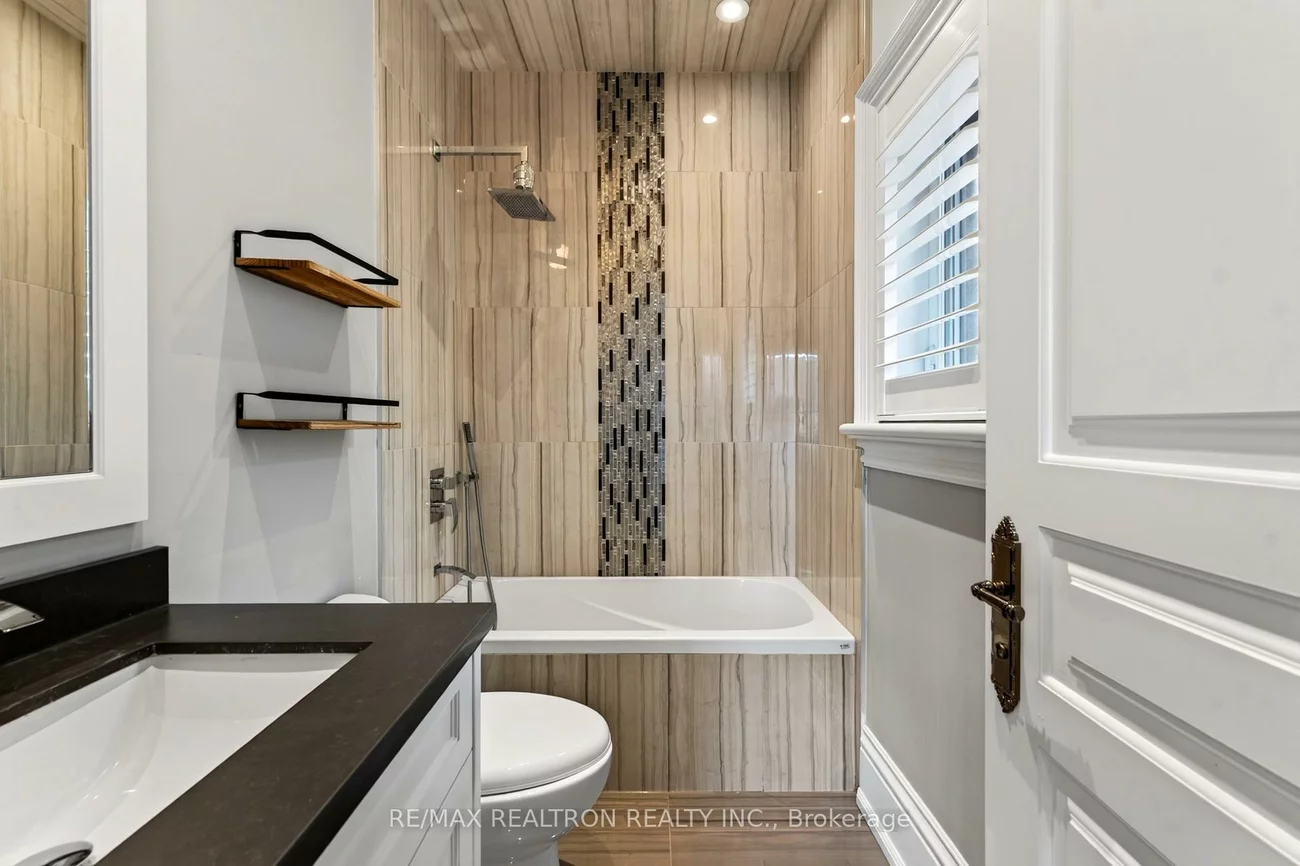 5, Lloydminster, Newtonbrook East, Toronto