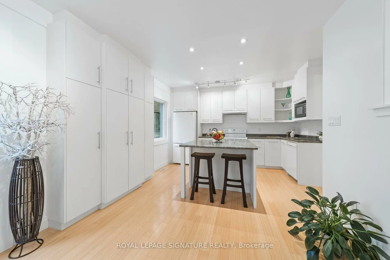 153, Banff, Mount Pleasant East, Toronto