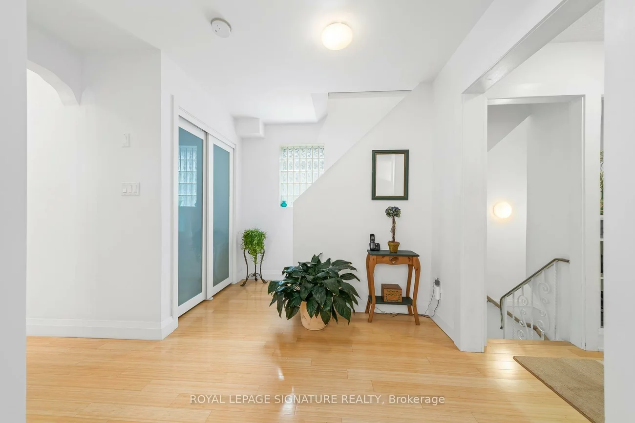 153, Banff, Mount Pleasant East, Toronto