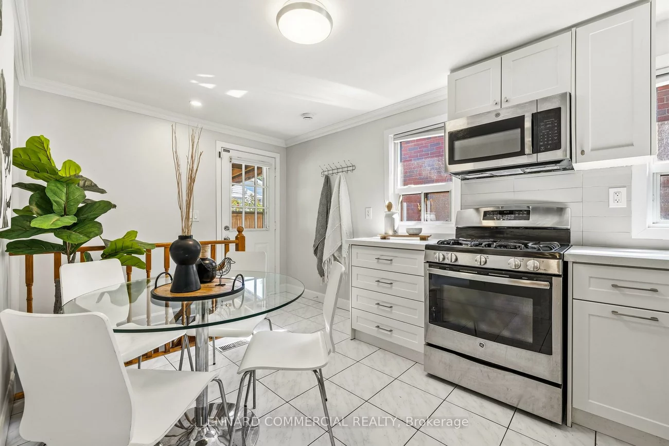 26, Jesmond, Oakwood Village, Toronto