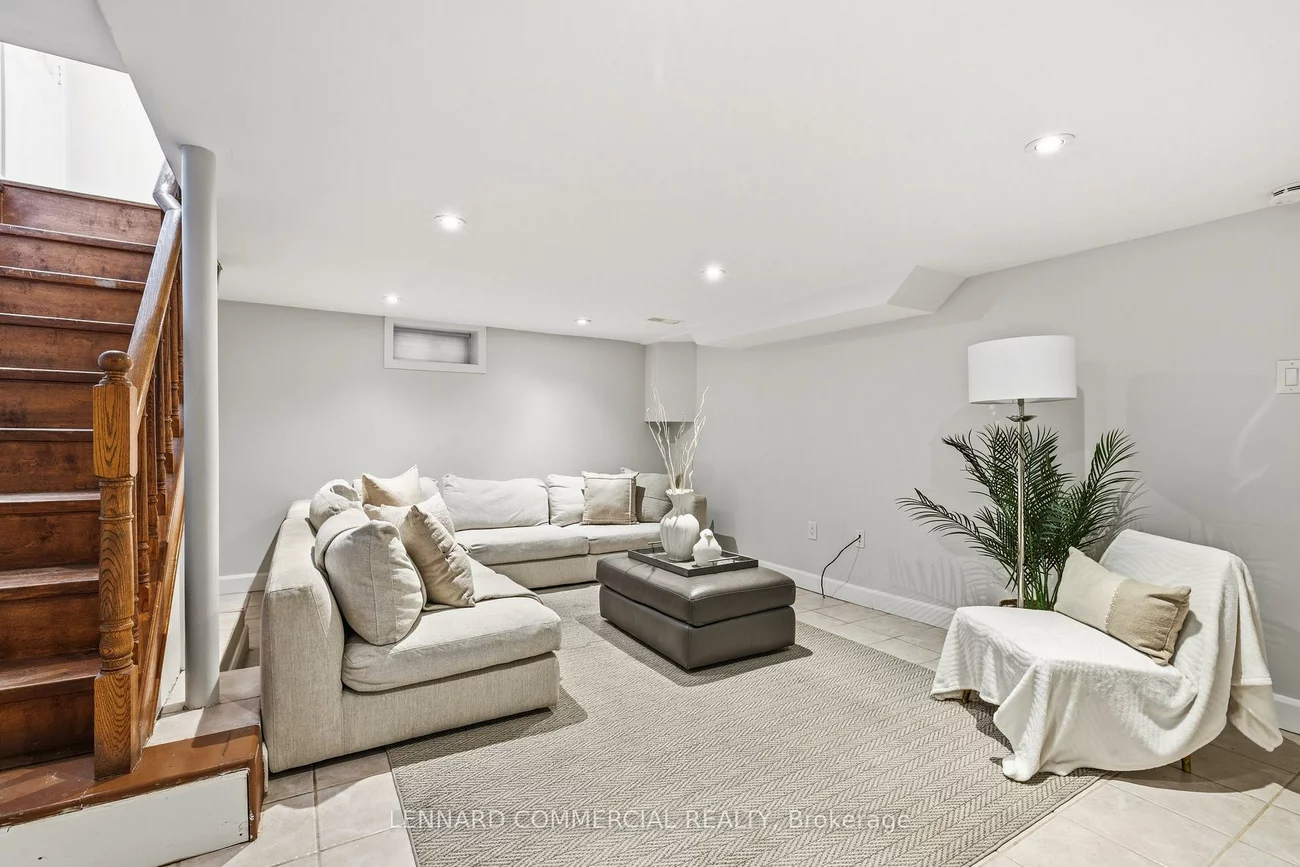 26, Jesmond, Oakwood Village, Toronto