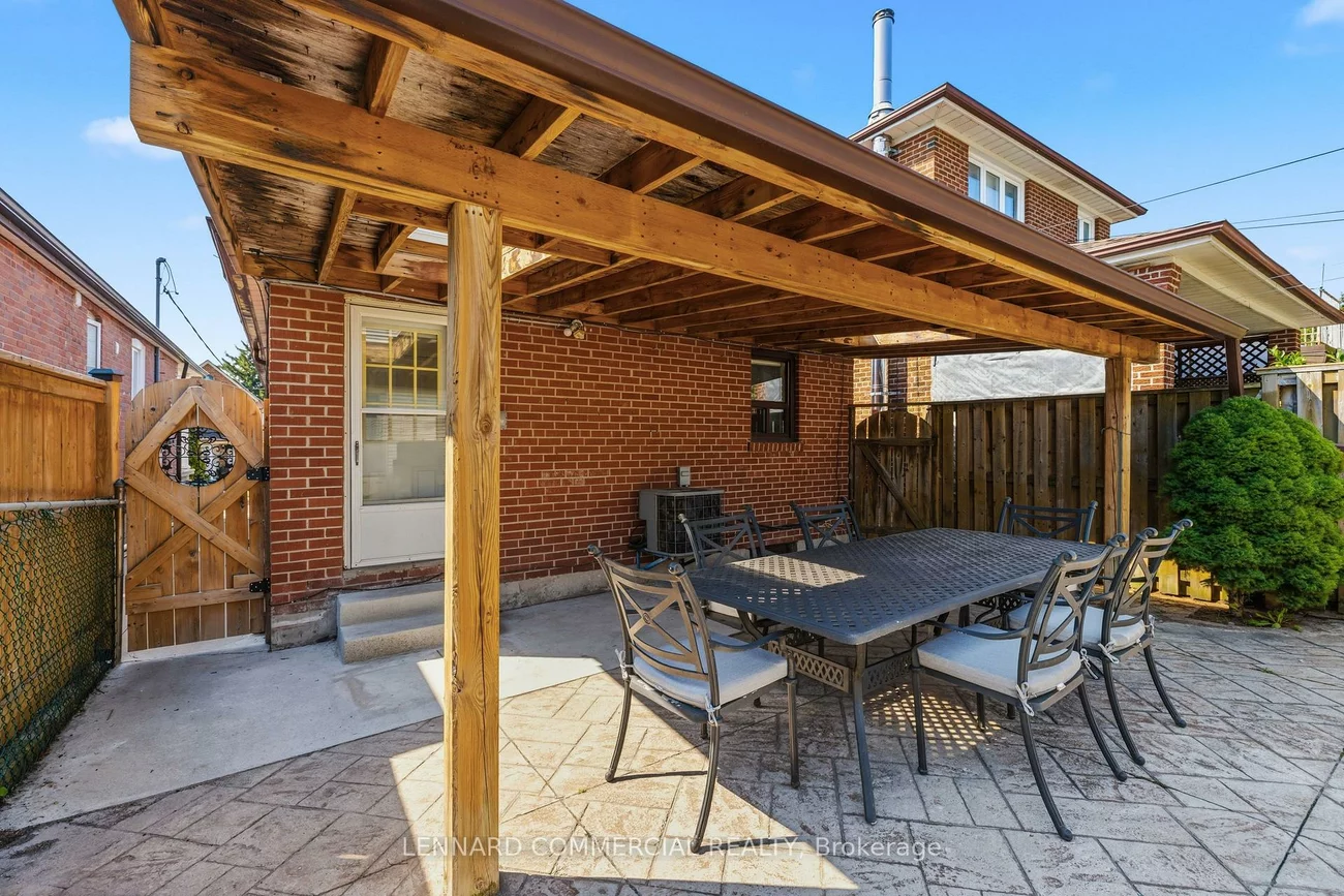 26, Jesmond, Oakwood Village, Toronto