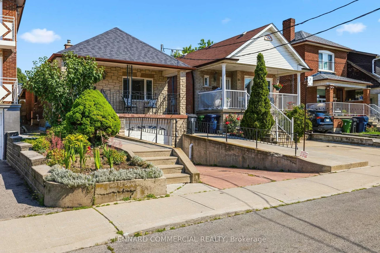 26, Jesmond, Oakwood Village, Toronto