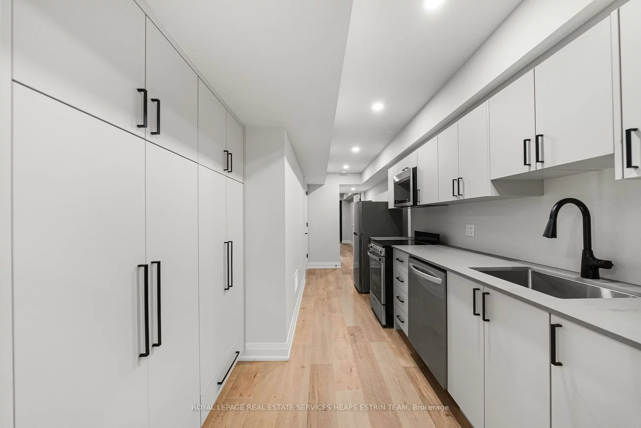 247A, Lippincott, University, Toronto