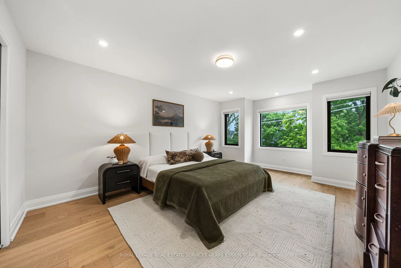 247A, Lippincott, University, Toronto