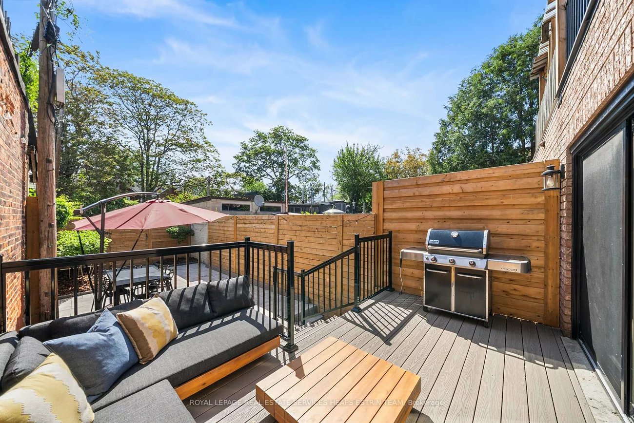 247A, Lippincott, University, Toronto