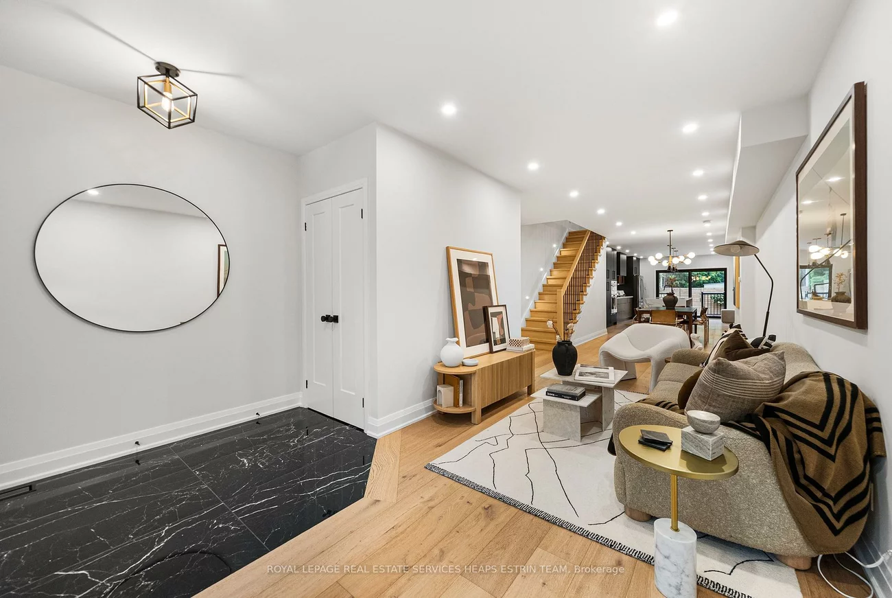 247A, Lippincott, University, Toronto
