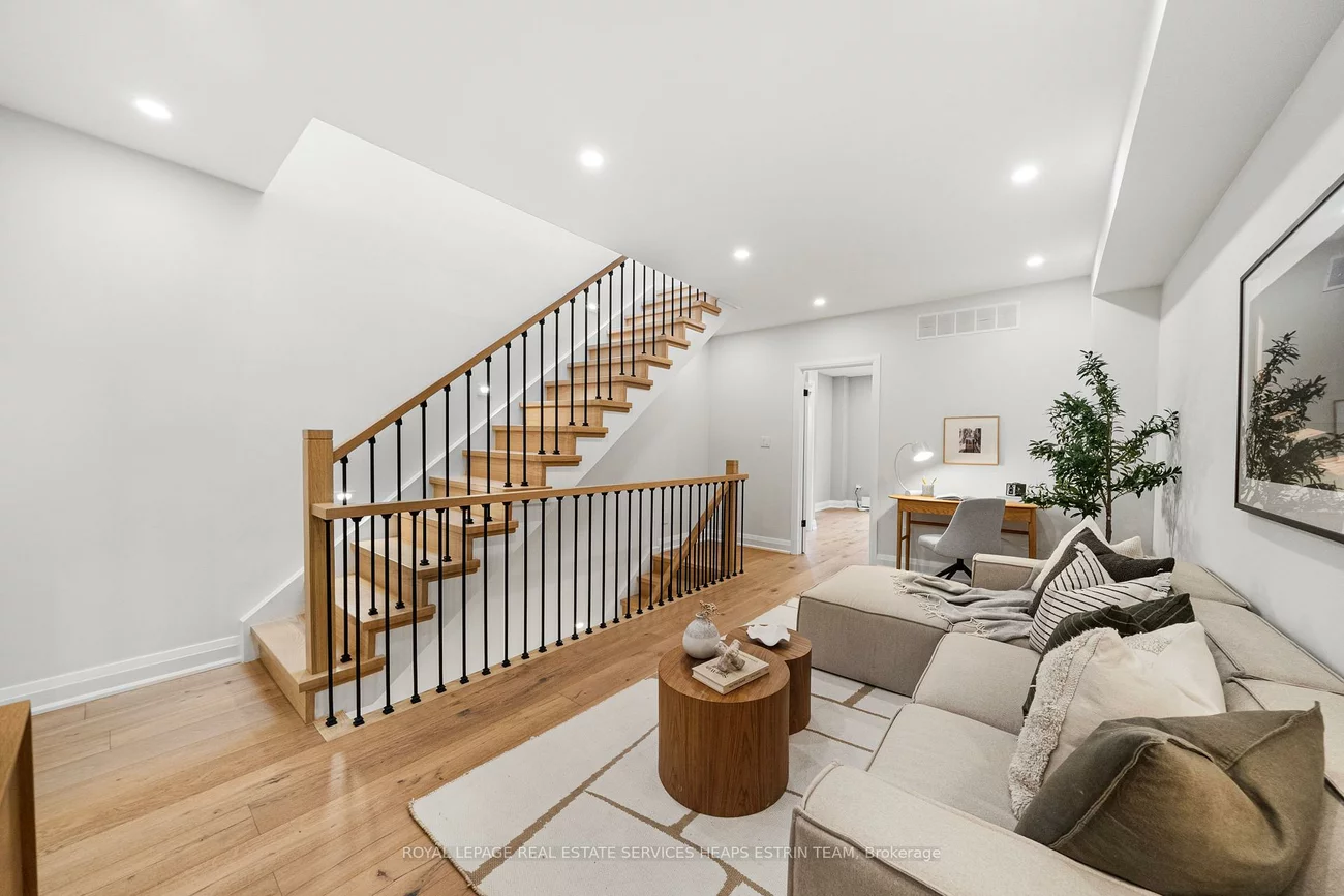 247A, Lippincott, University, Toronto