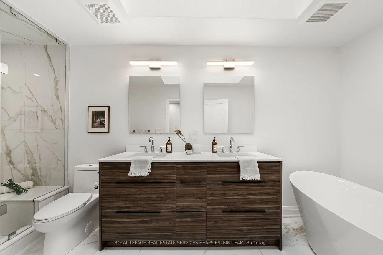 247A, Lippincott, University, Toronto
