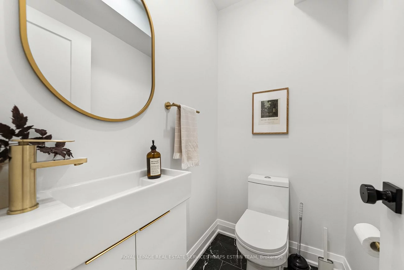 247A, Lippincott, University, Toronto