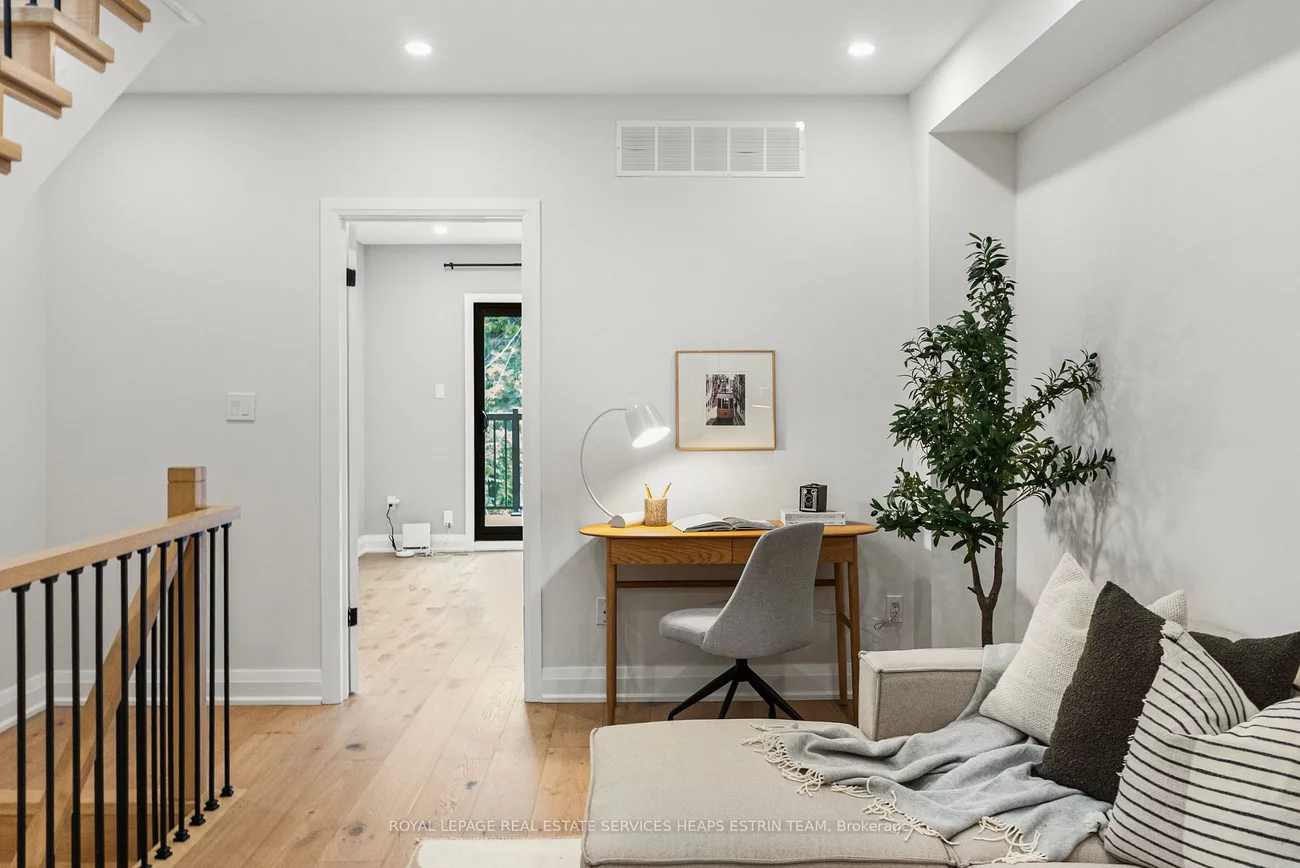 247A, Lippincott, University, Toronto