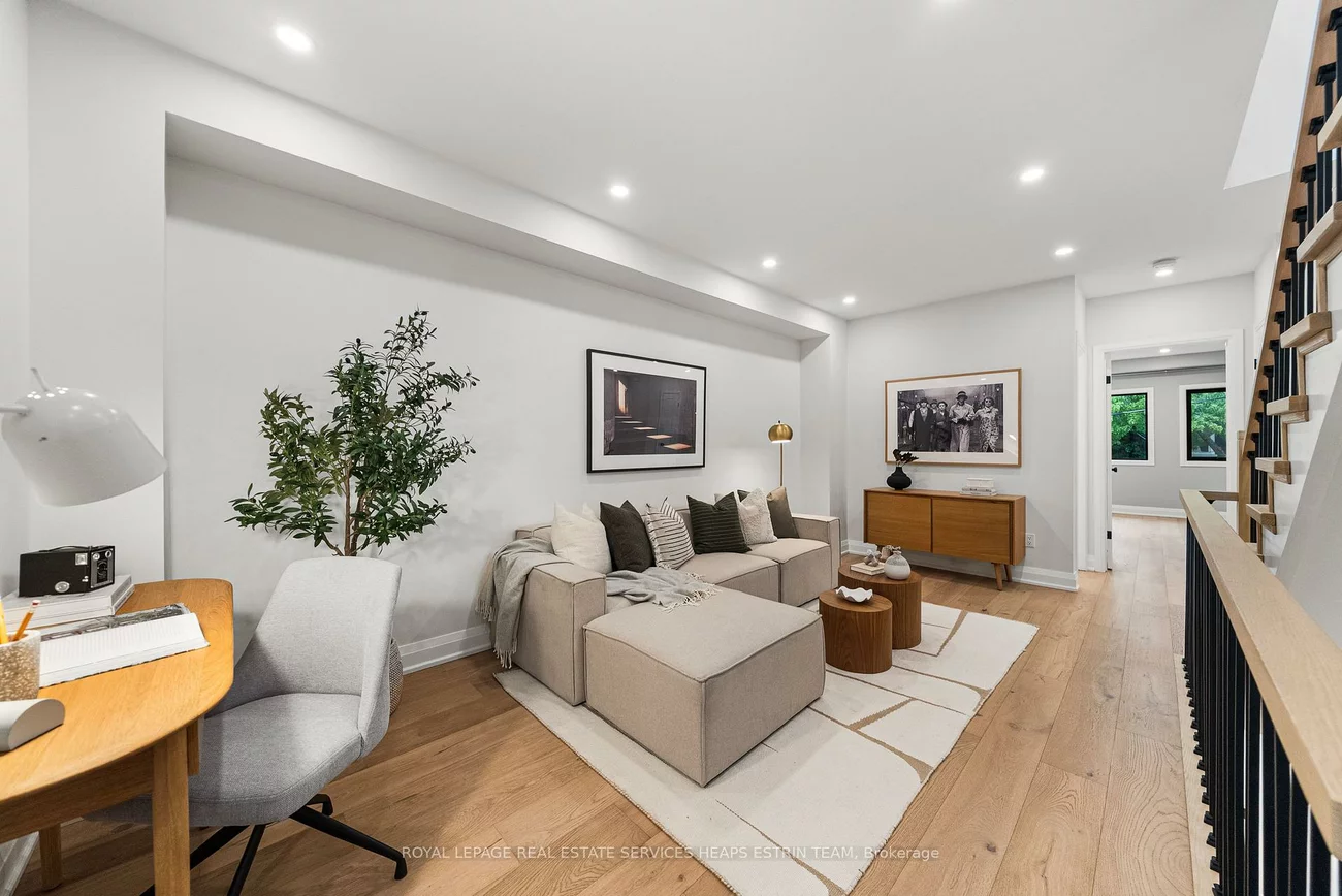 247A, Lippincott, University, Toronto