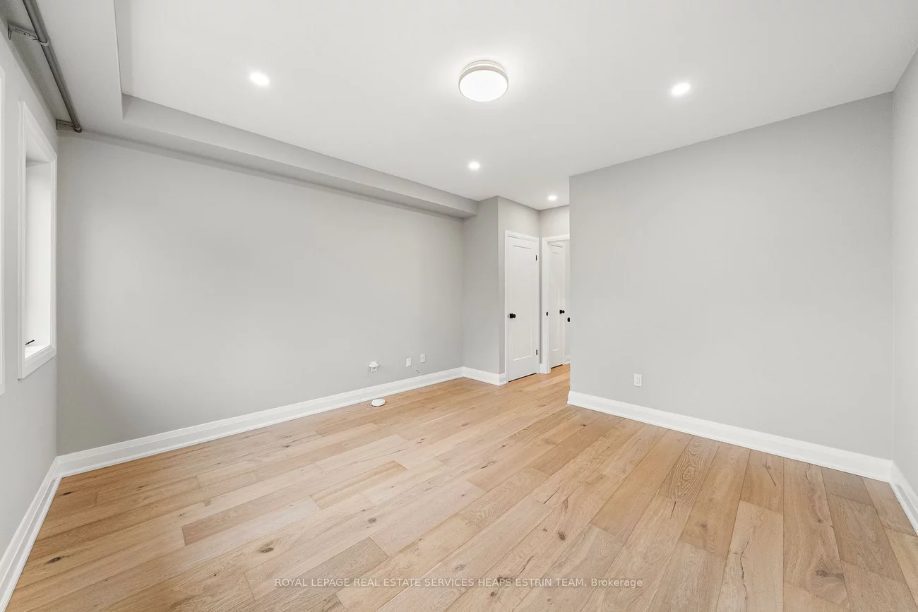 247A, Lippincott, University, Toronto