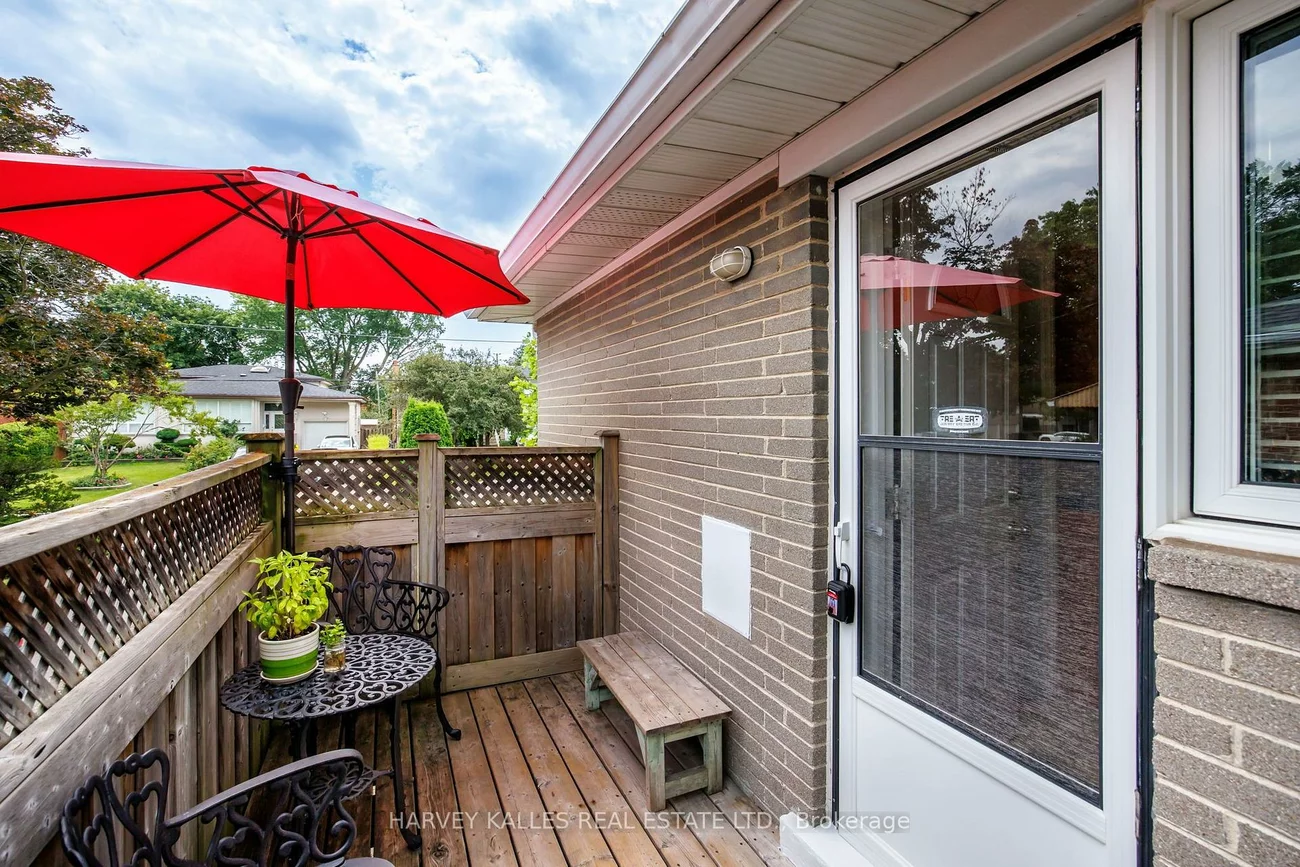 32, Acton, Bathurst Manor, Toronto