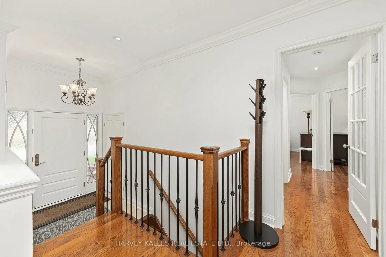 32, Acton, Bathurst Manor, Toronto