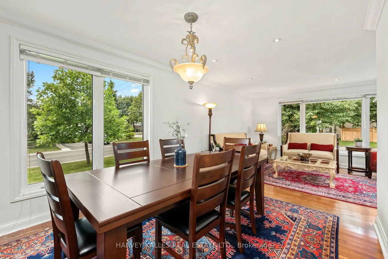 32, Acton, Bathurst Manor, Toronto