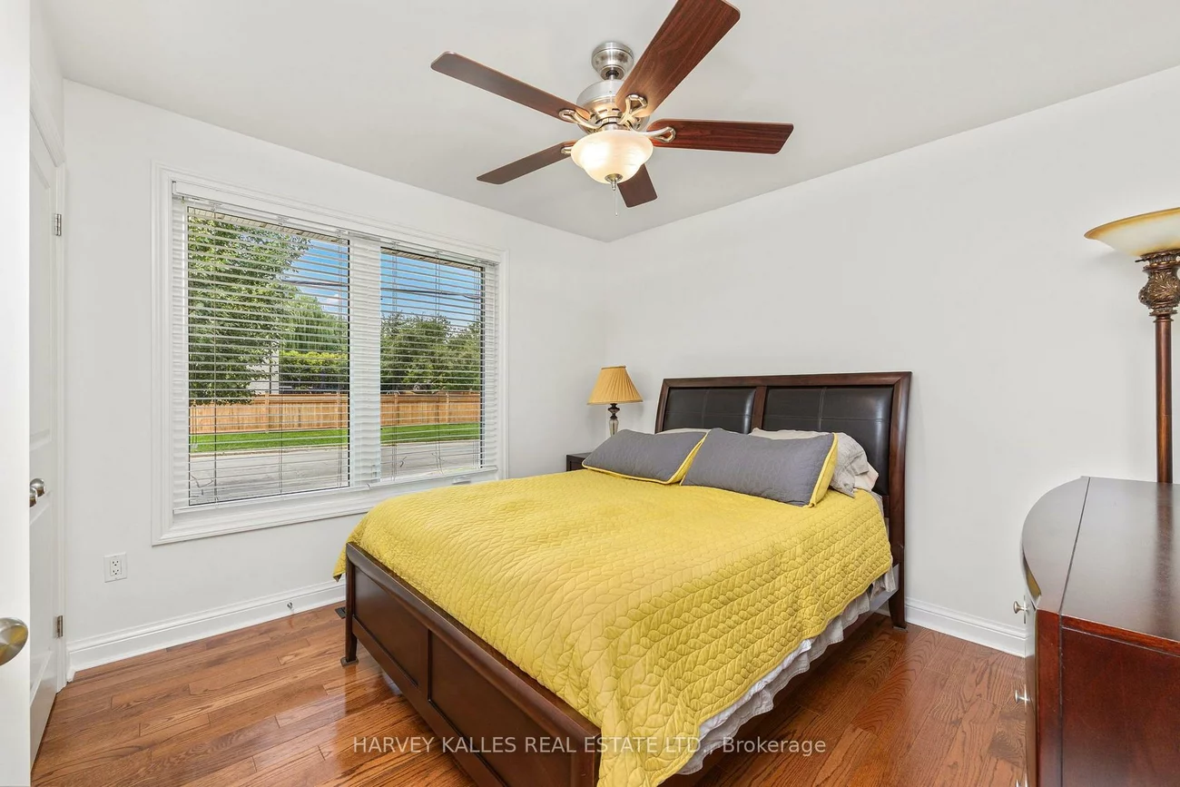 32, Acton, Bathurst Manor, Toronto