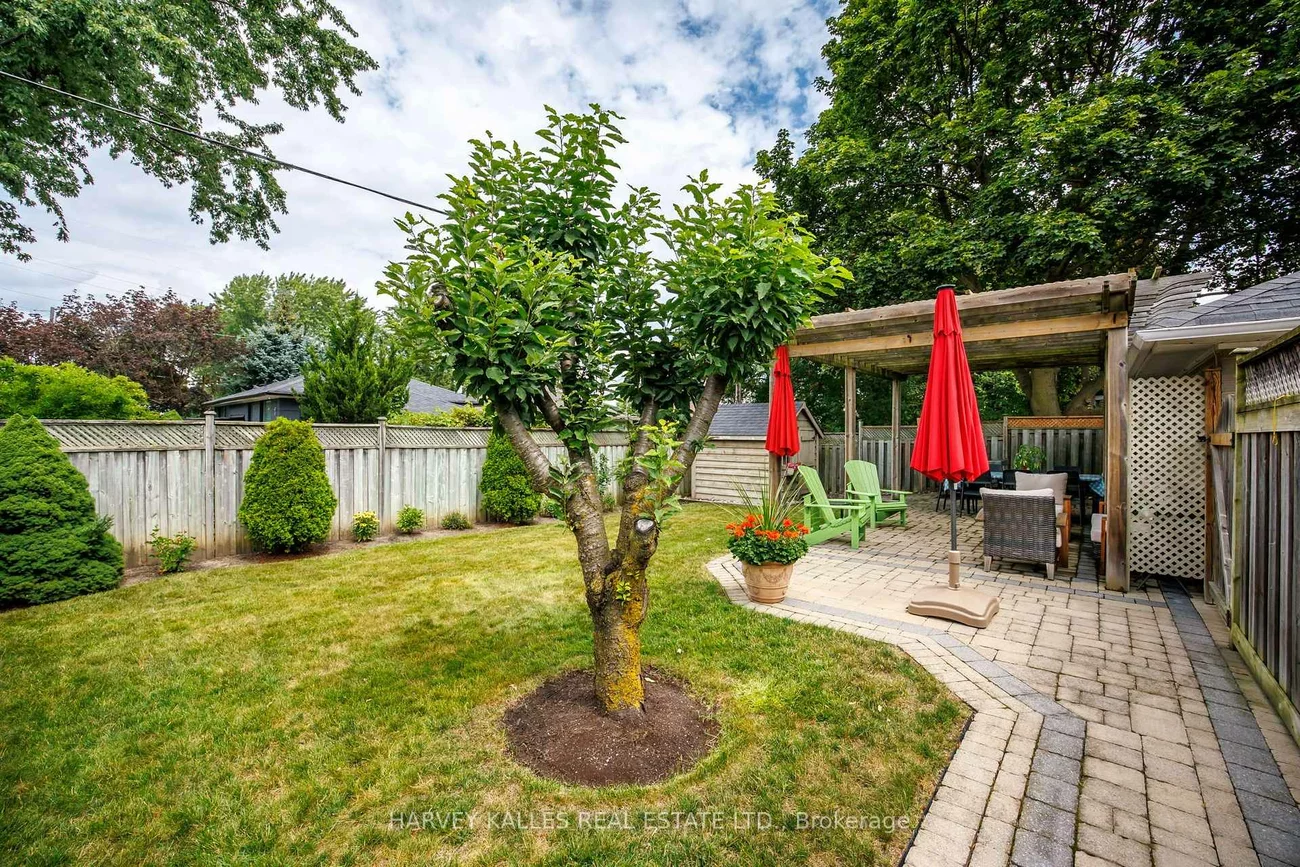 32, Acton, Bathurst Manor, Toronto