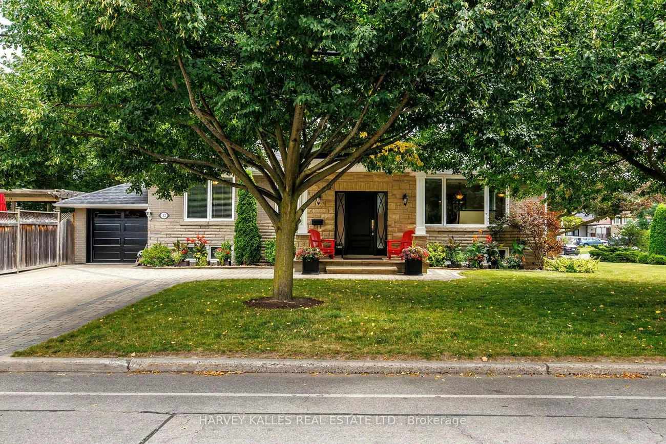 32, Acton, Bathurst Manor, Toronto
