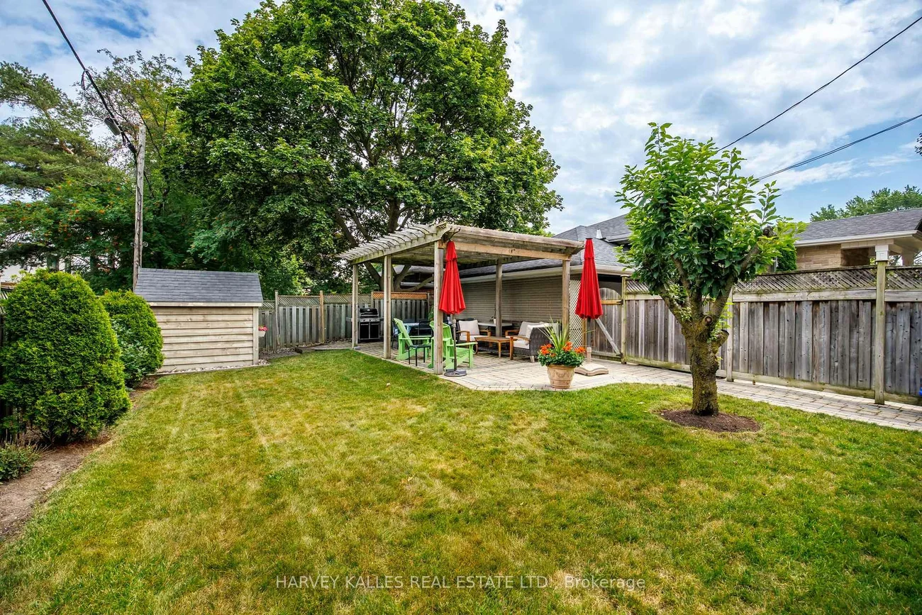 32, Acton, Bathurst Manor, Toronto