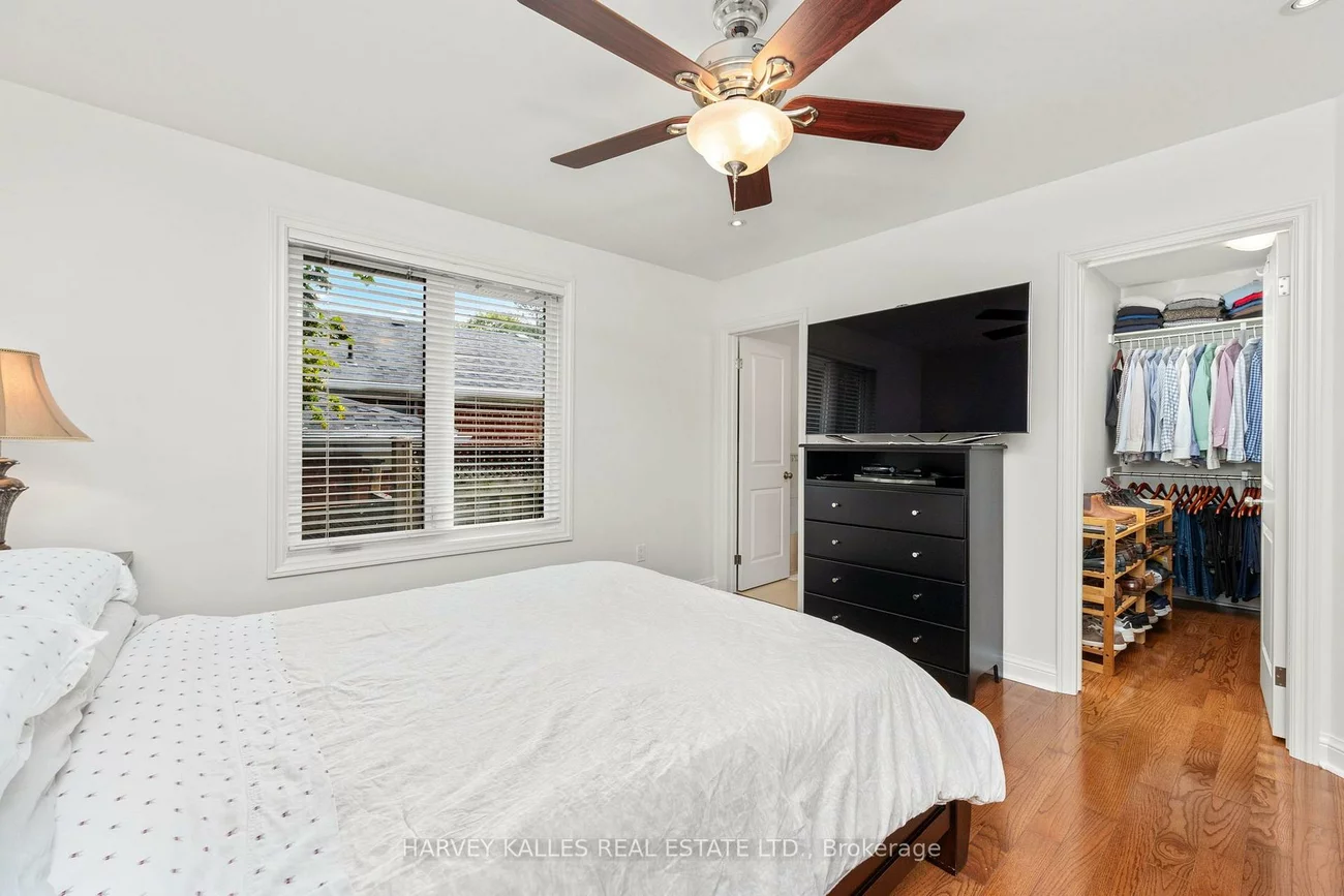32, Acton, Bathurst Manor, Toronto