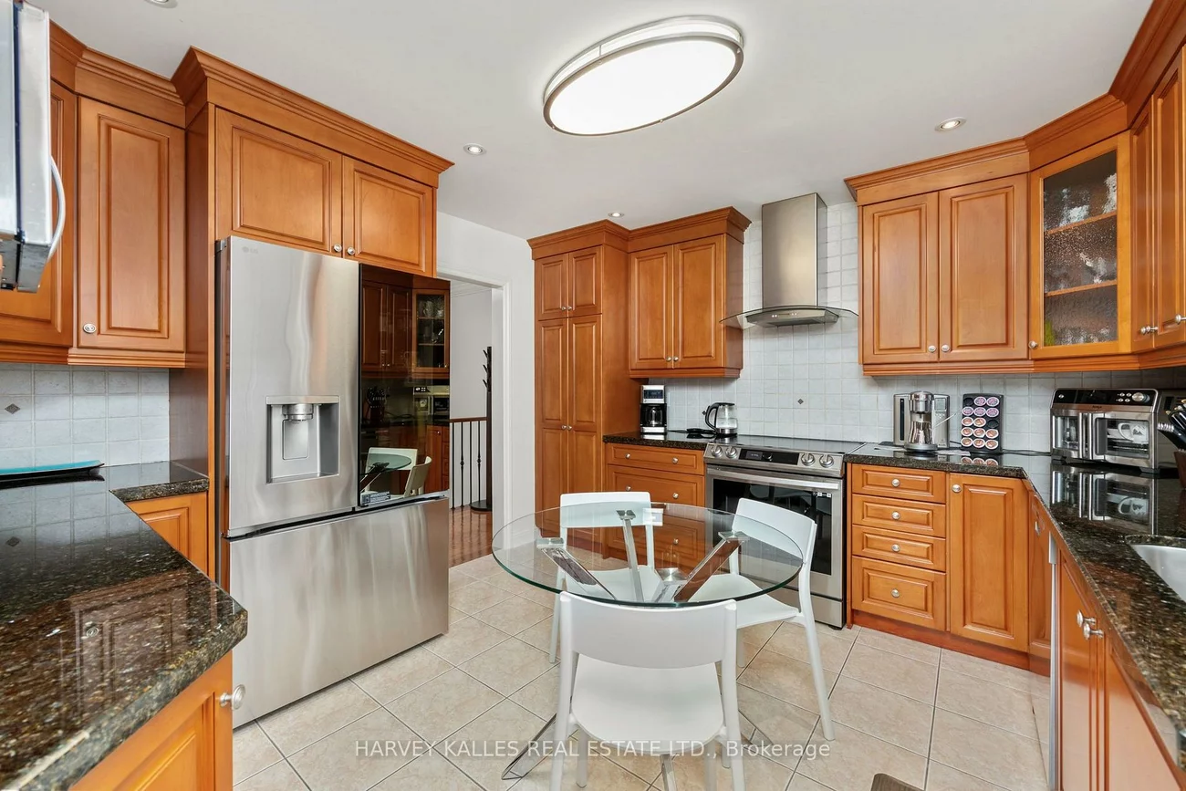 32, Acton, Bathurst Manor, Toronto