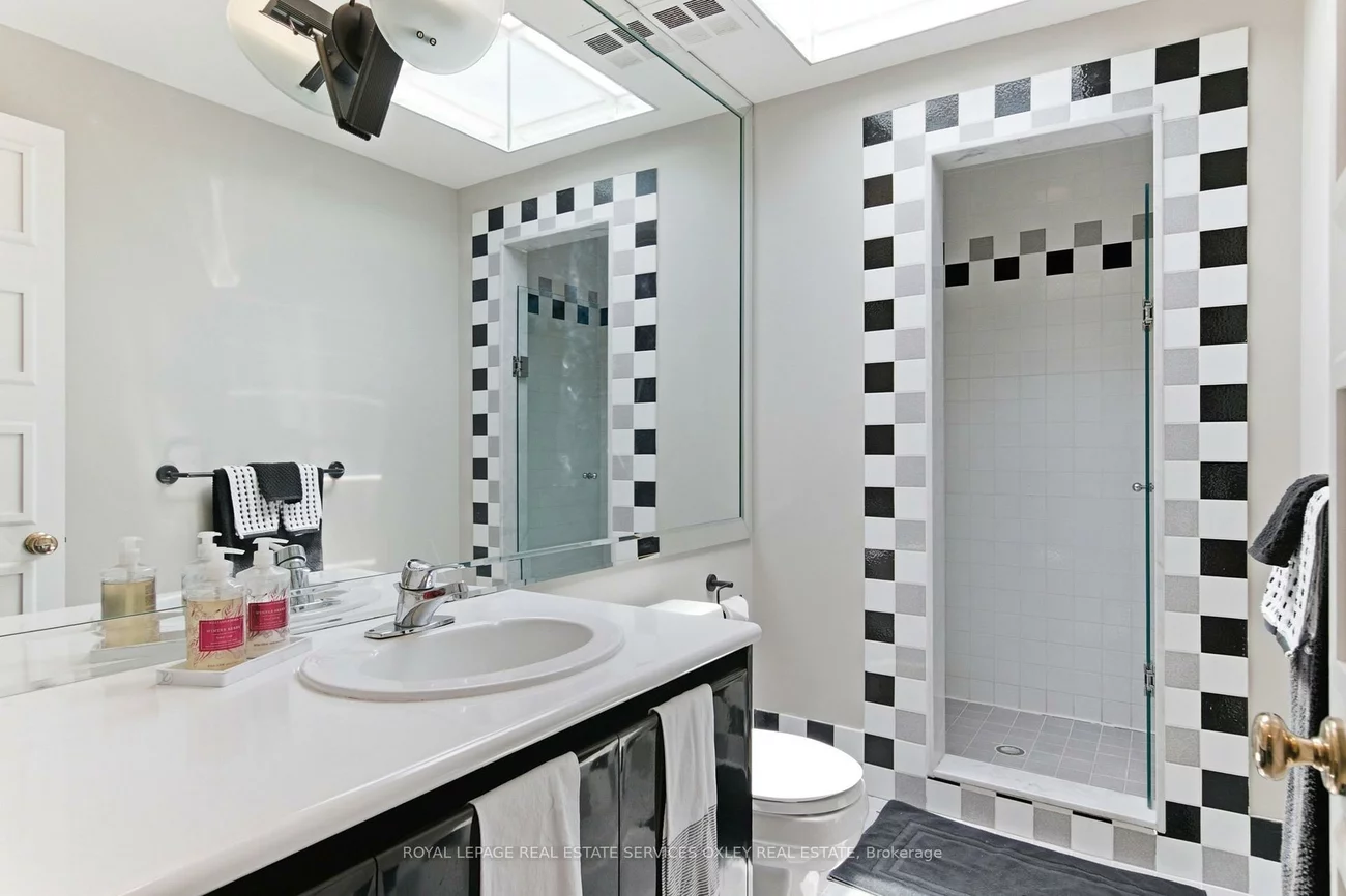 21, Astley, Rosedale-Moore Park, Toronto