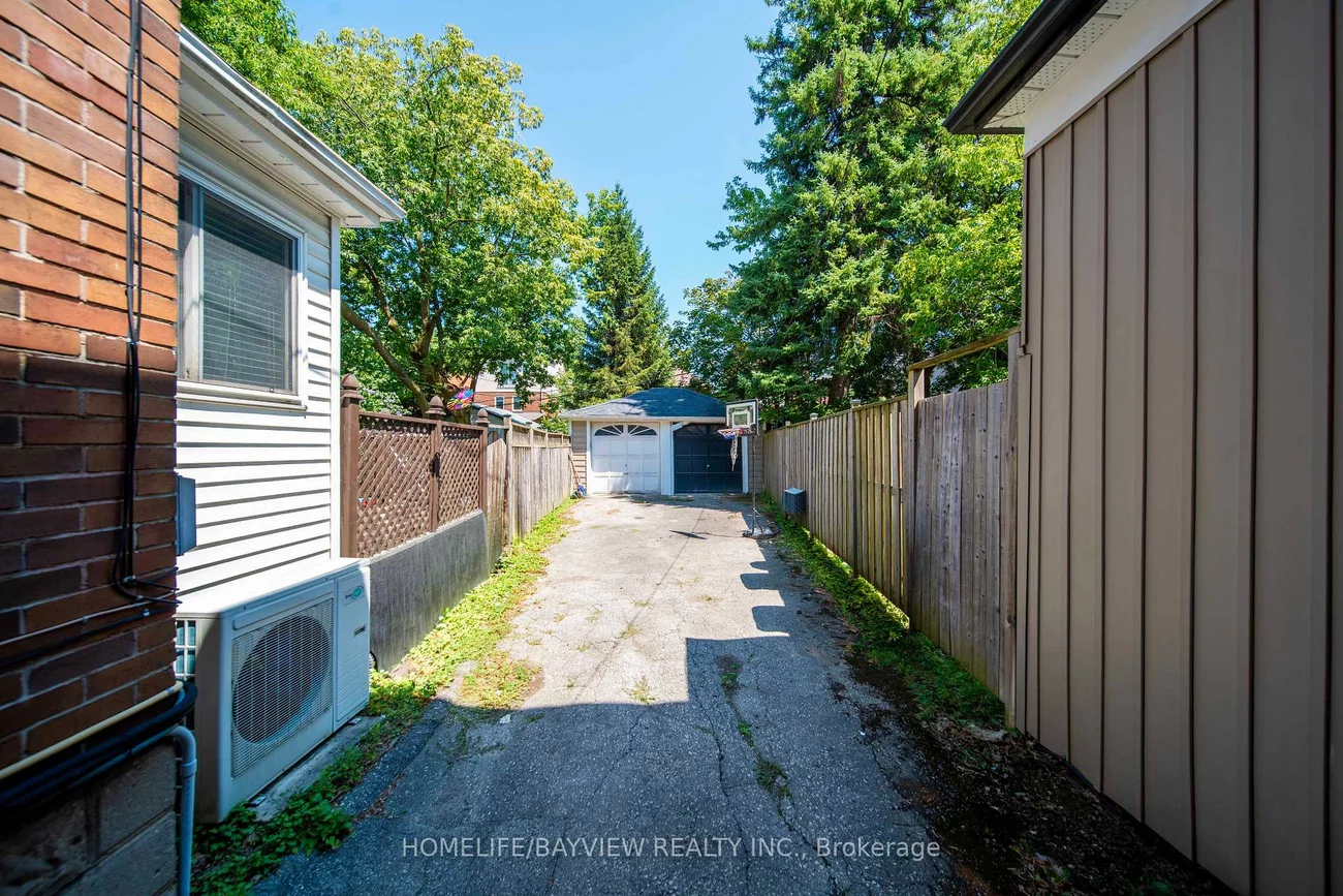 131, Heddington, Lawrence Park South, Toronto