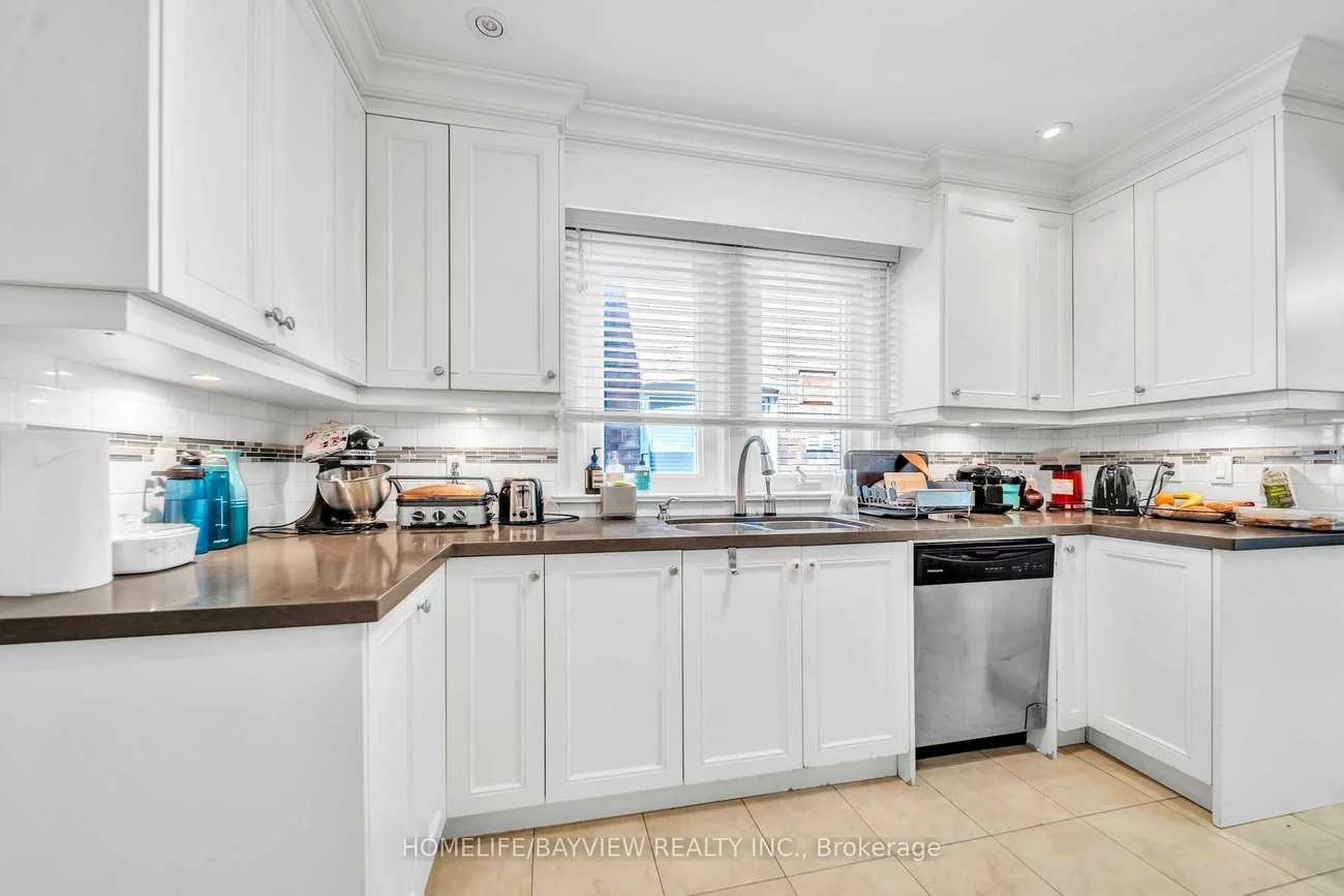 131, Heddington, Lawrence Park South, Toronto