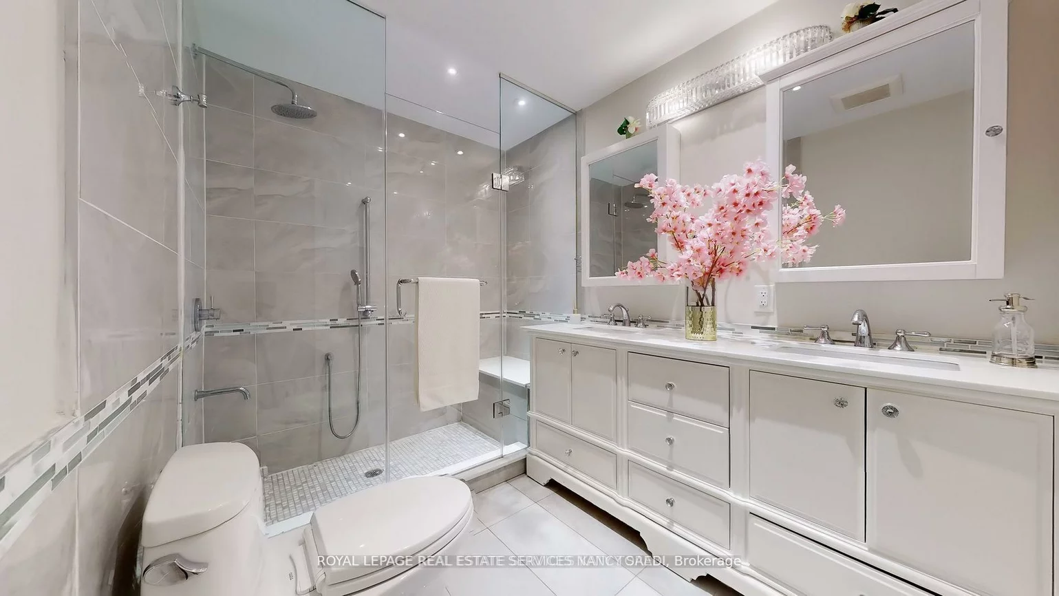 136, Denlow, Banbury-Don Mills, Toronto