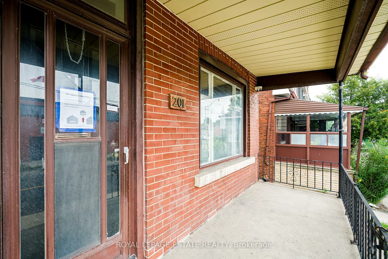 201, Christie, Annex, Toronto
