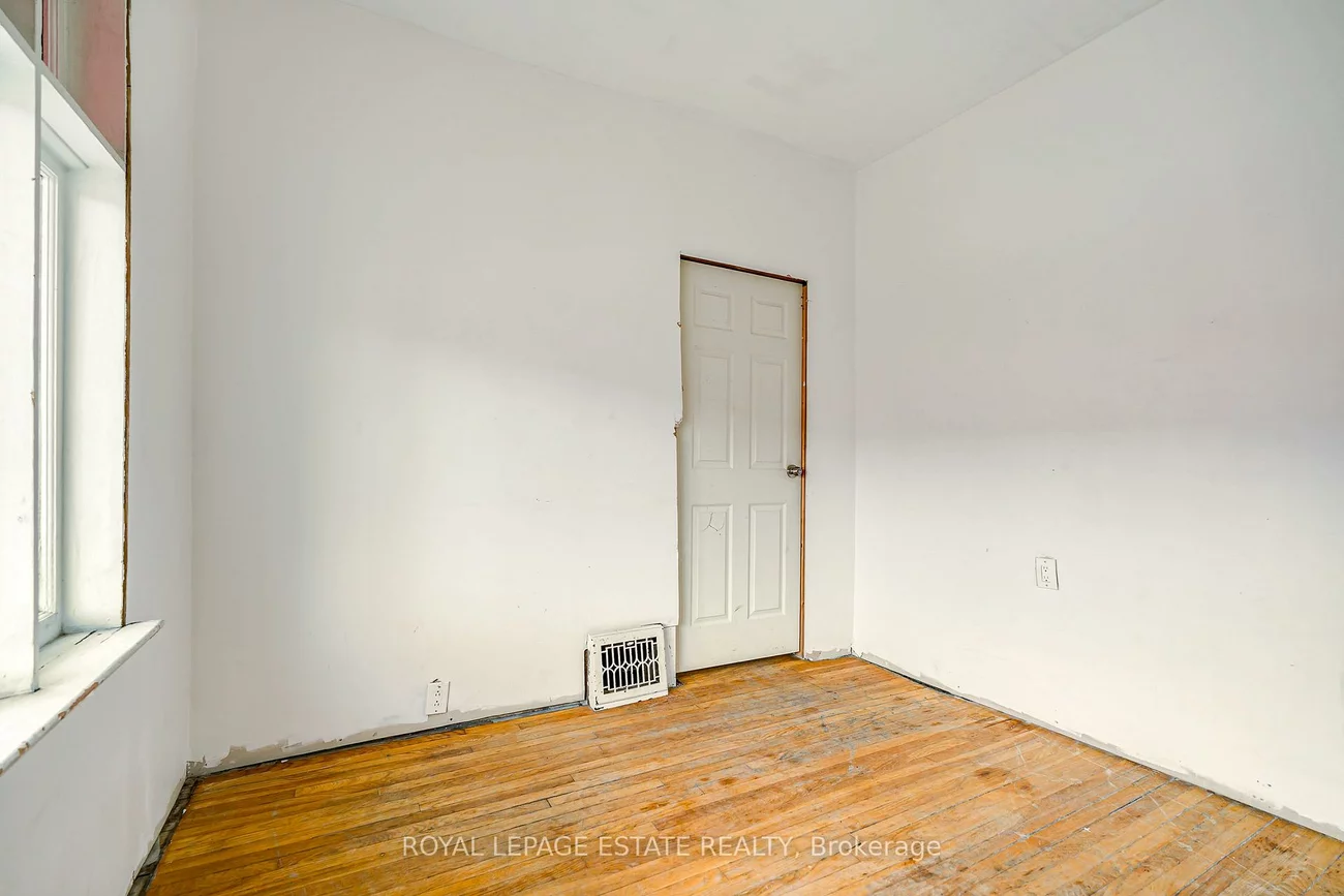 201, Christie, Annex, Toronto